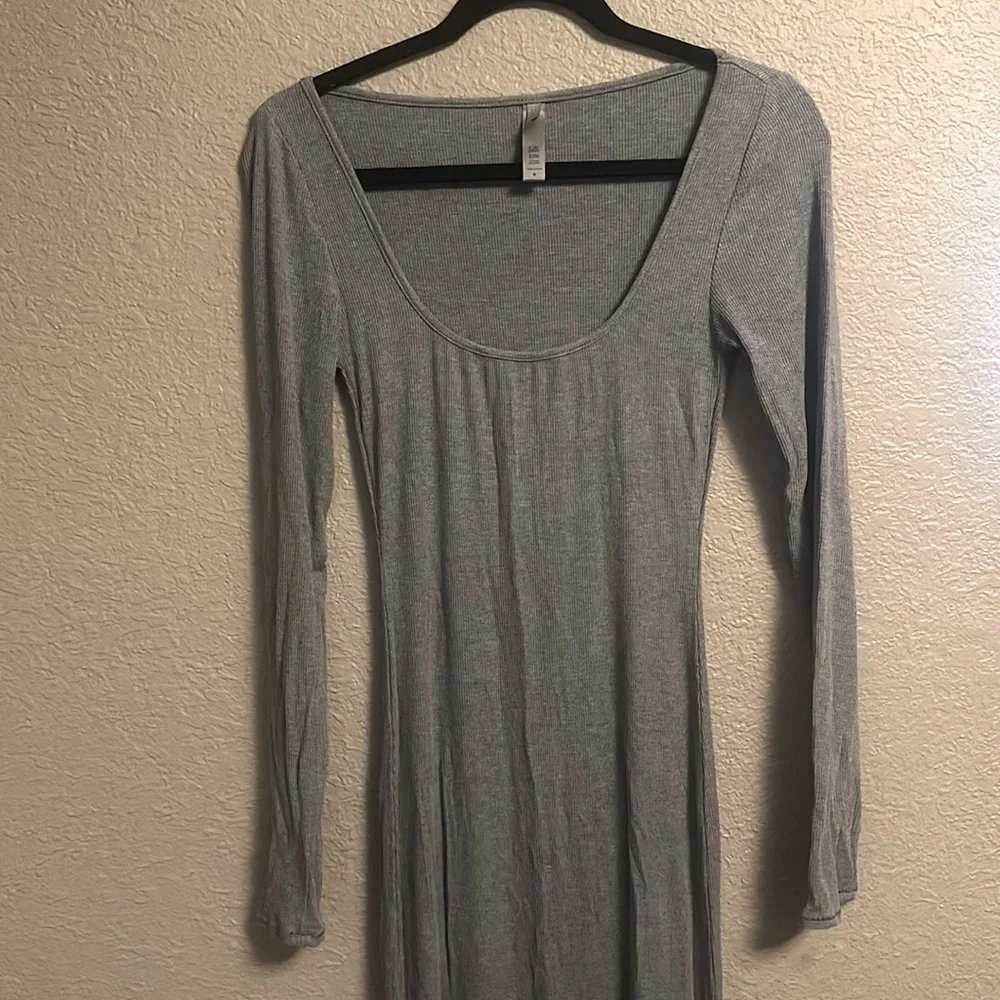 New SKIMS Soft Lounge Long Sleeve Dress - Picture 6 of 6